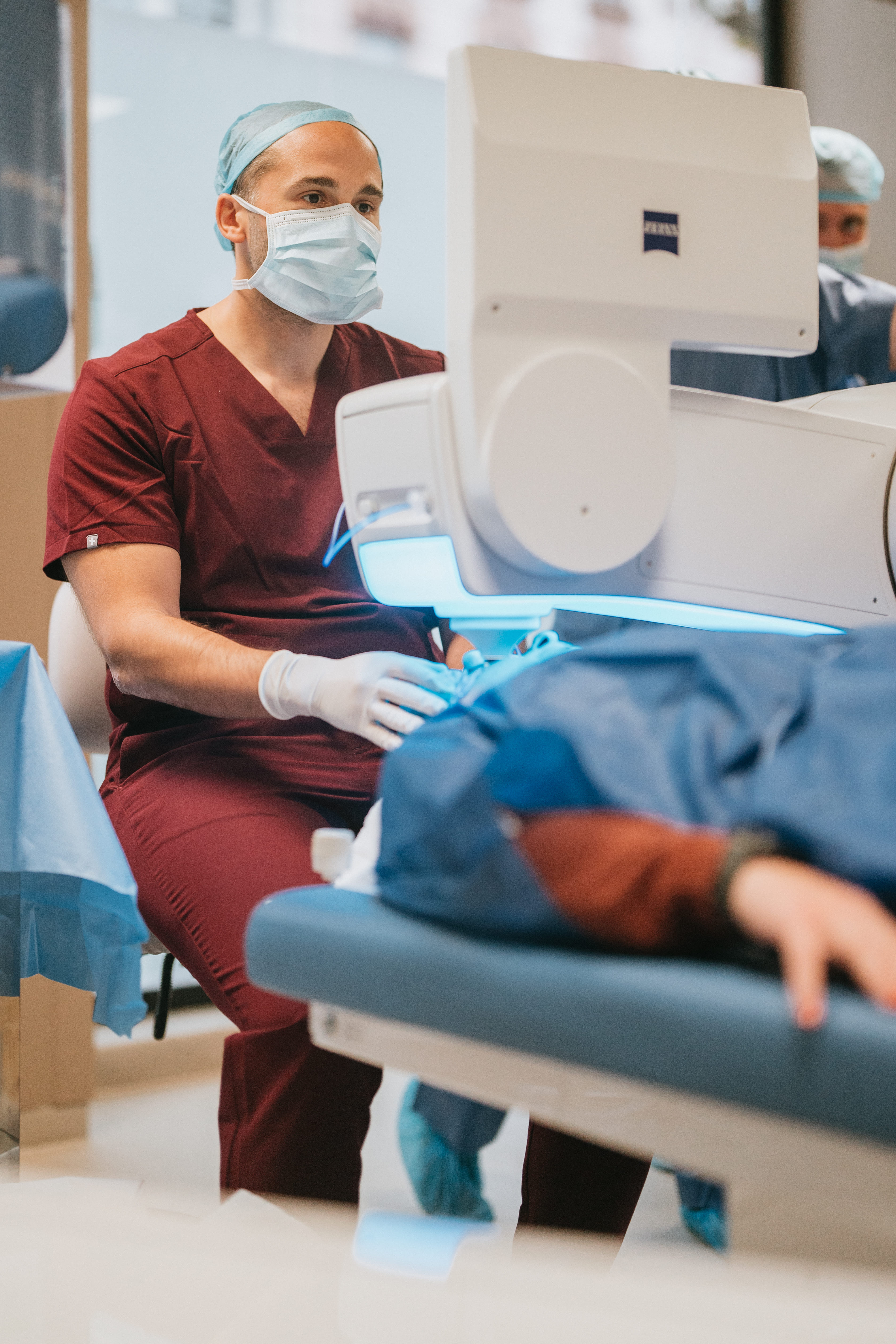 Chirurgien LYLO en intervention laser