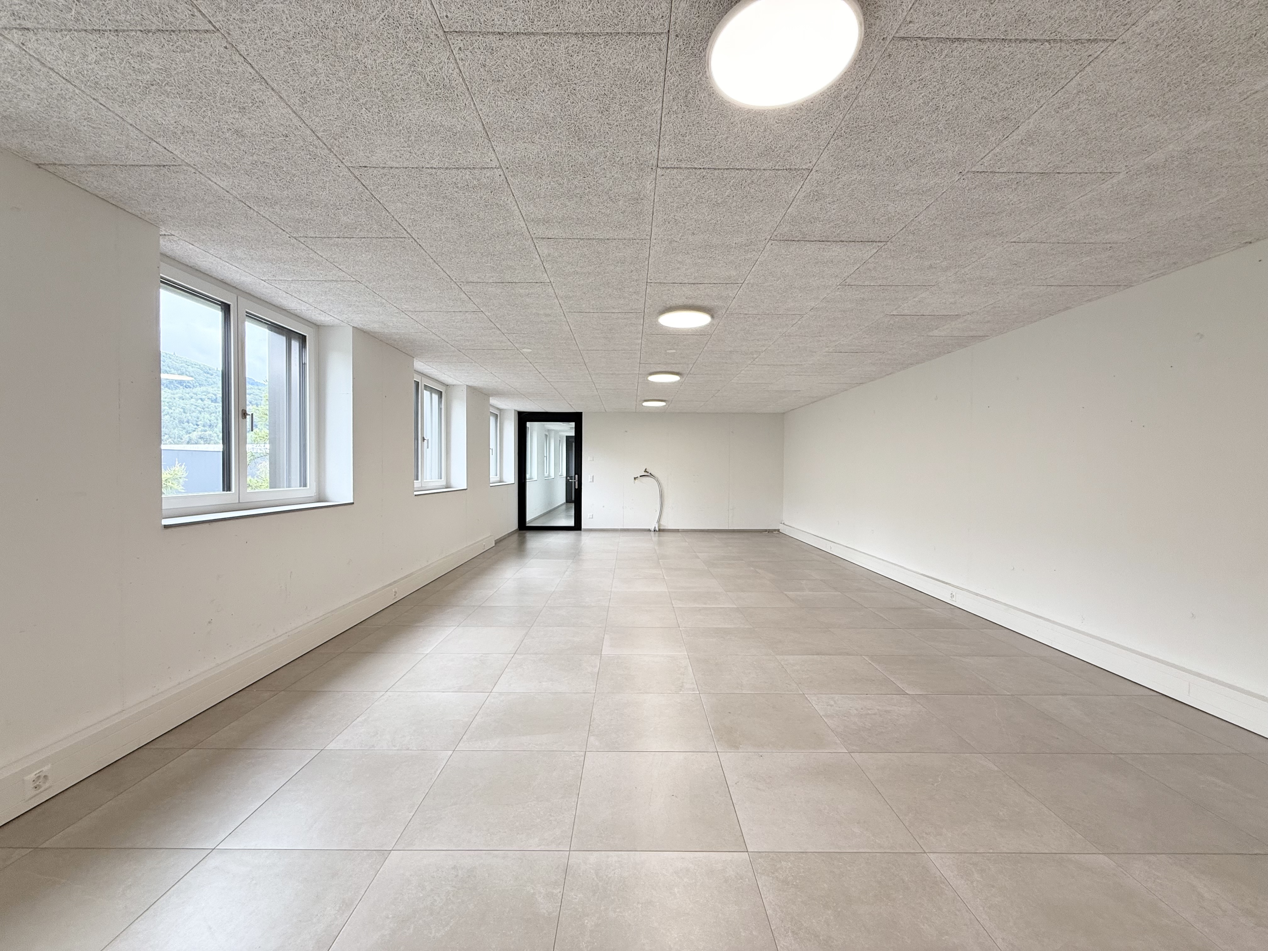 Helles Kleinbüro in attraktiver Lage