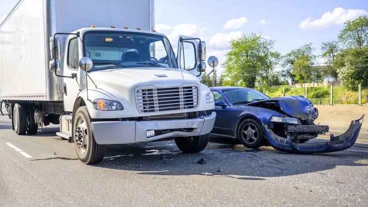 5 Signs of Hidden Semi Truck Collision Damage