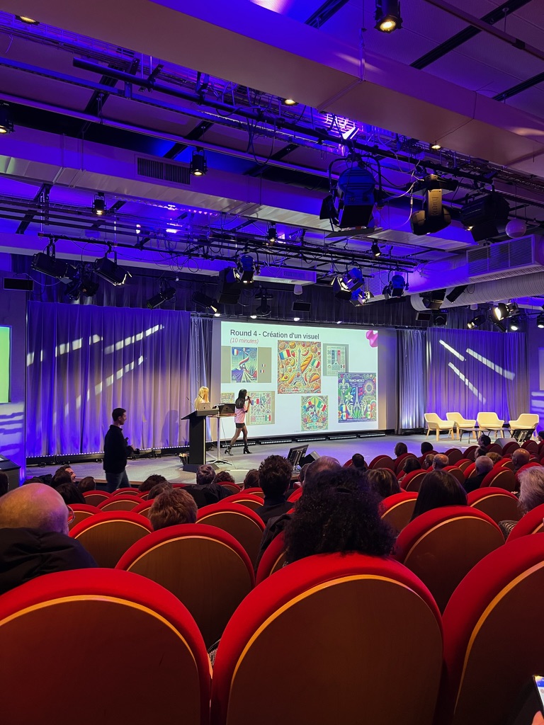 Round de création de visuels par IA pendant un Promptathon