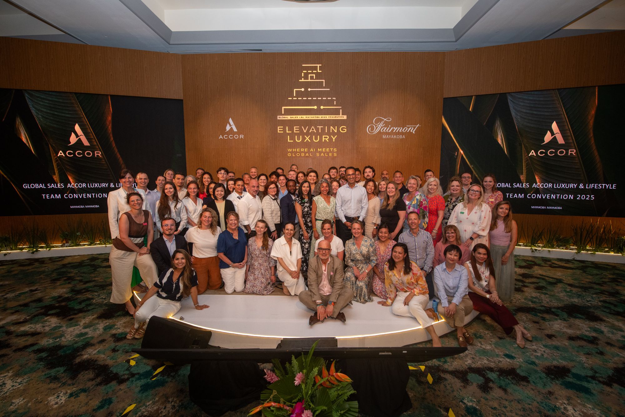 Photo de groupe des équipes Accor lors de leur convention 2025
