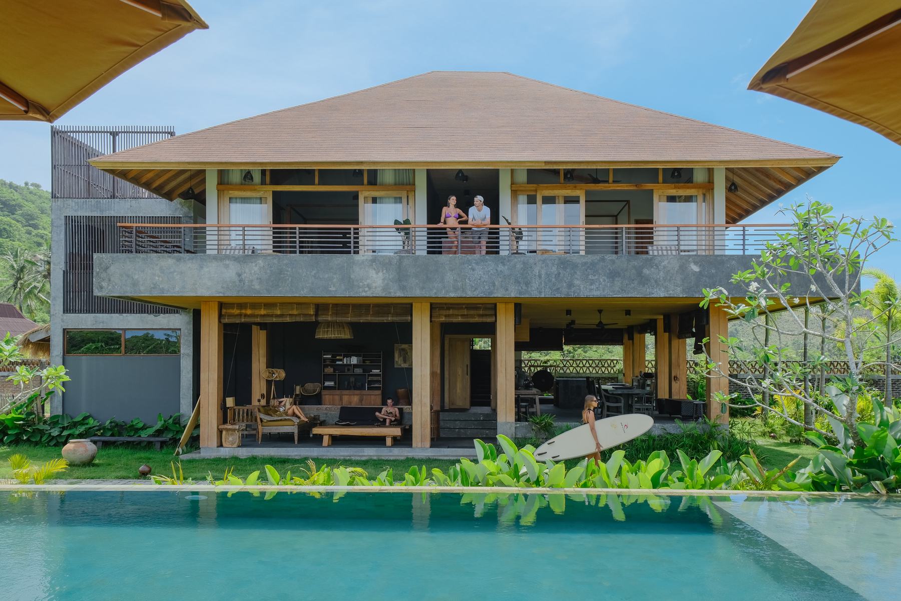 the villa and the pool