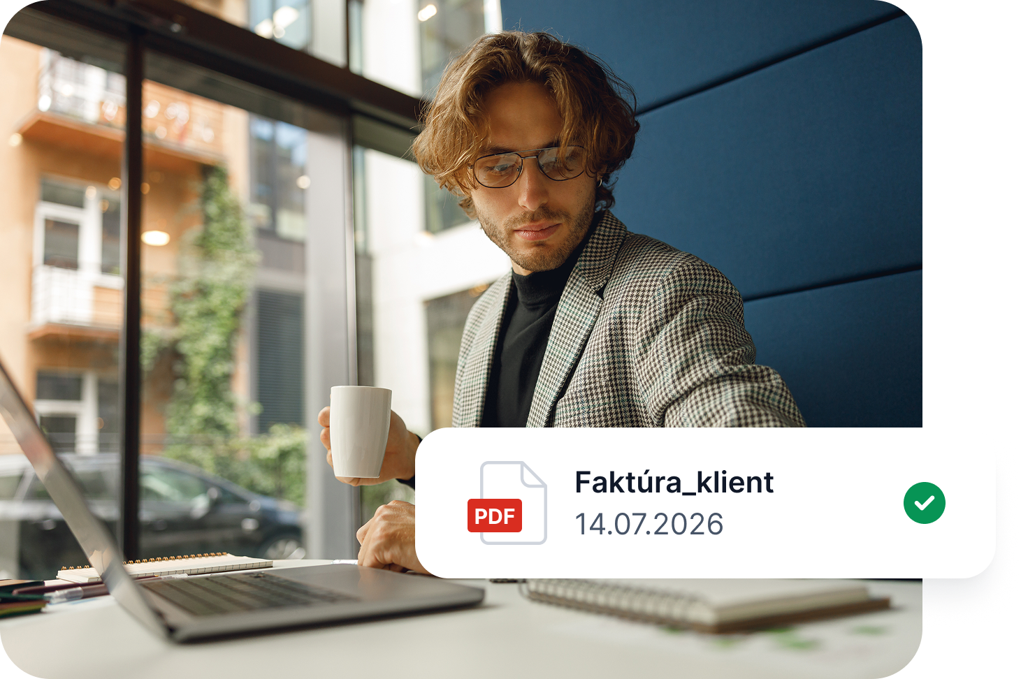 Podnikateľ spracováva doklady