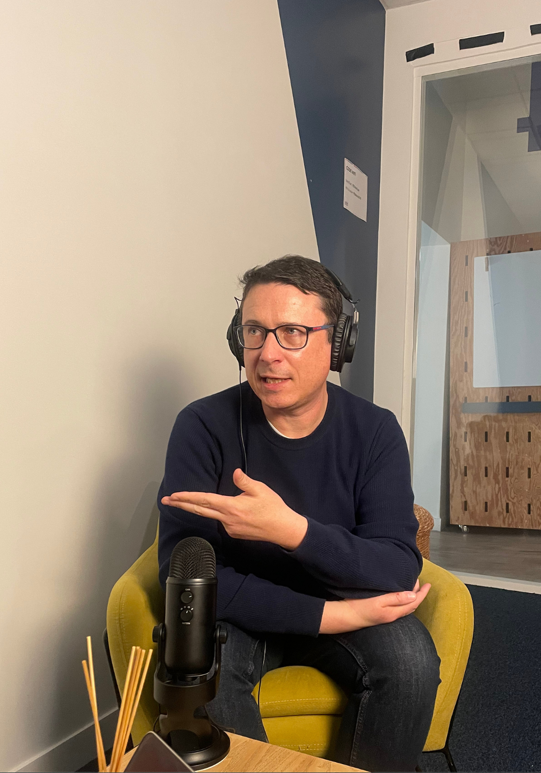 Photo de Bertrand Gervais en studio