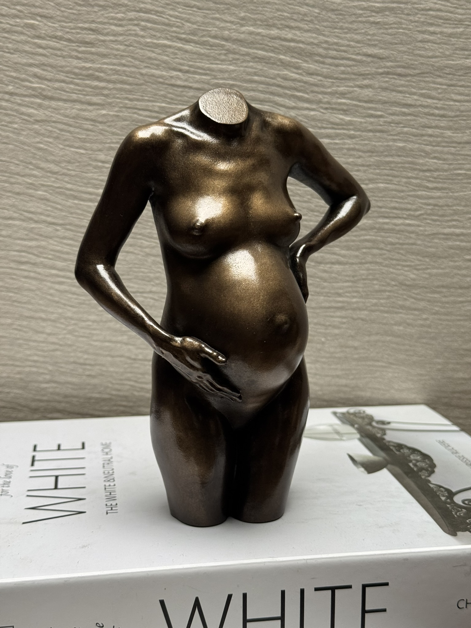 bronzen zwangerschapsbeeld