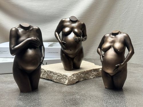 bronzen zwangerschapsbeeld