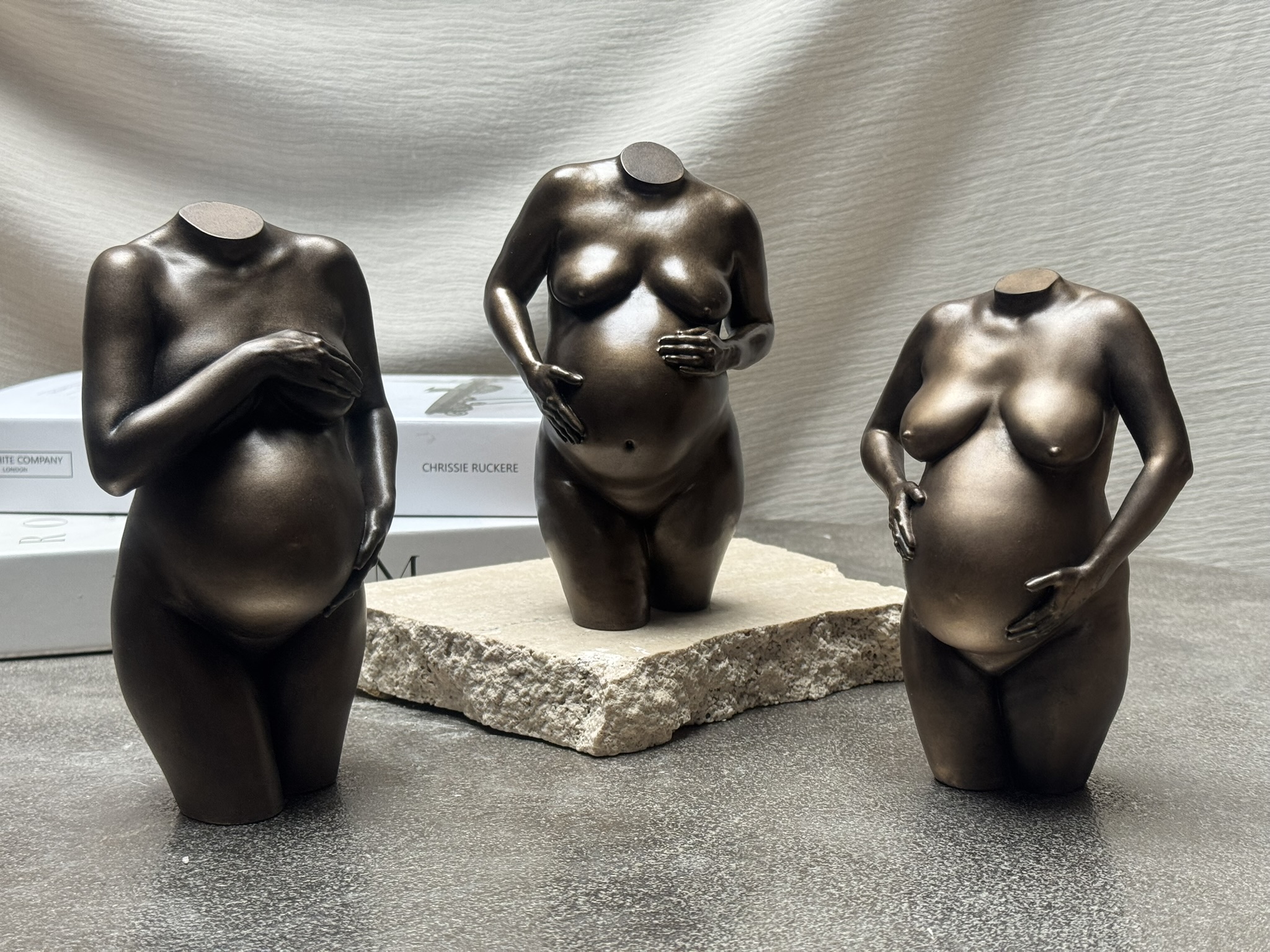 bronzen zwangerschapsbeeld