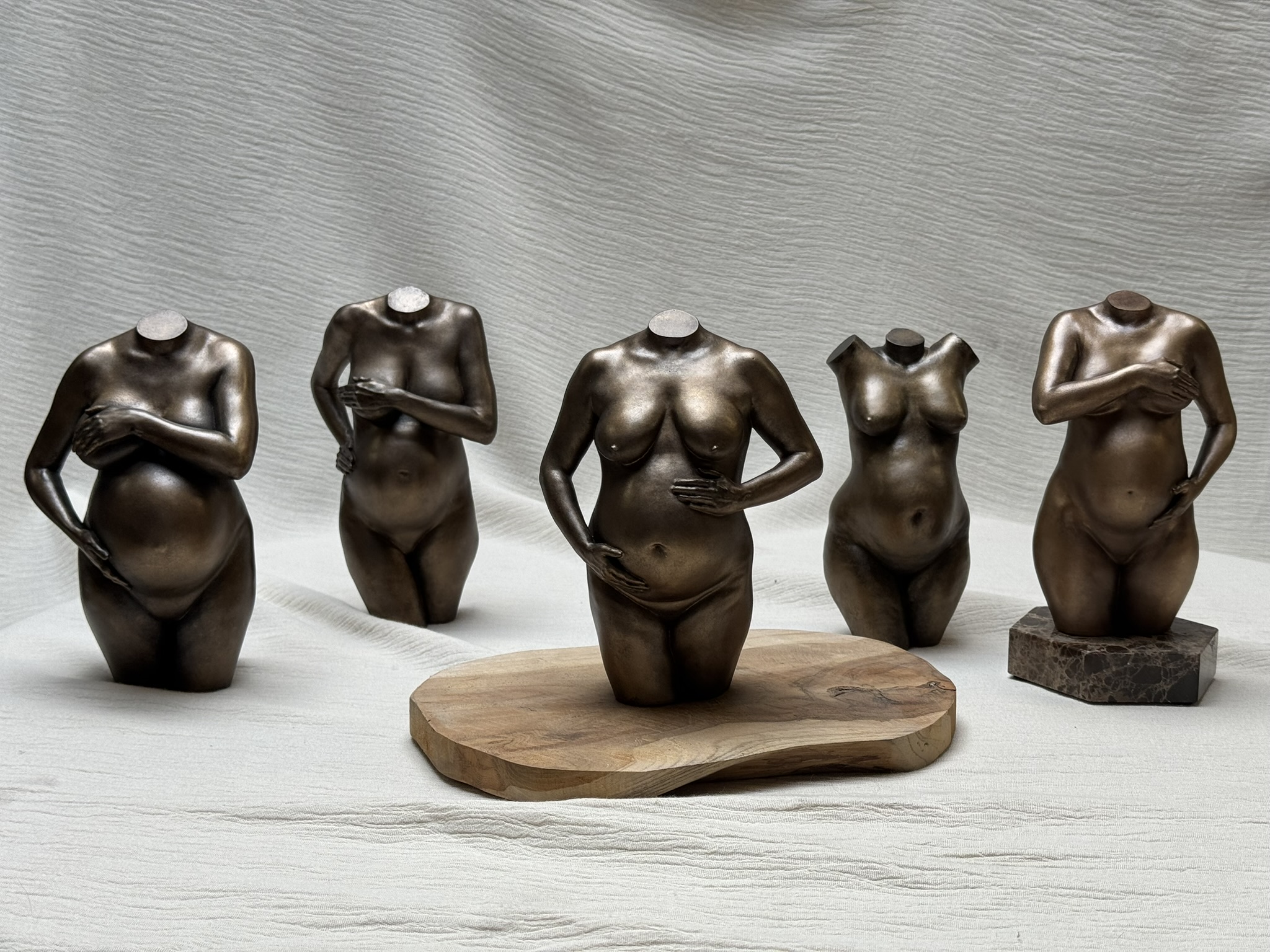 bronzen zwangerschapsbeeld