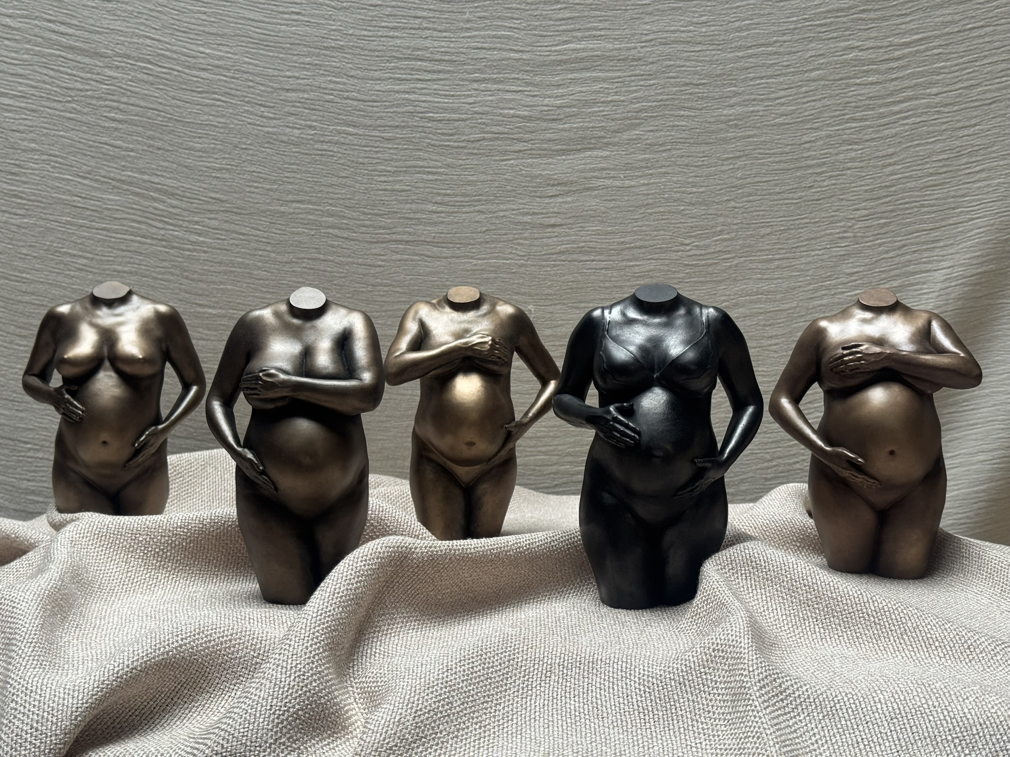 bronzen zwangerschapsbeeld