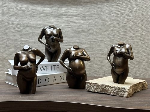 bronzen zwangerschapsbeeld