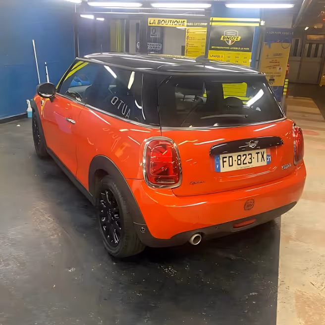 Lavage auto à la main
Lustrage à Paris