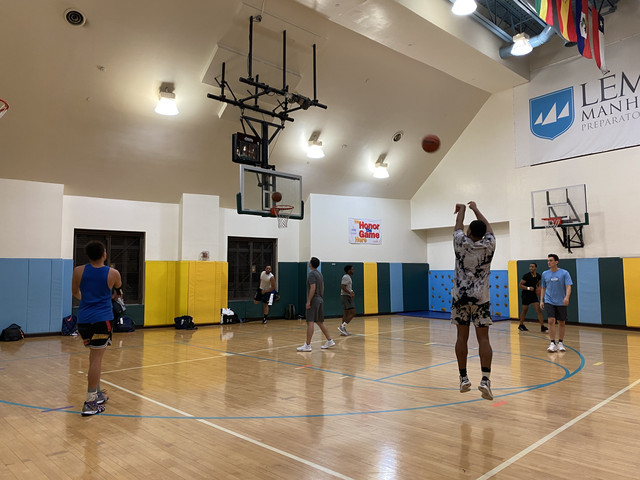 5 v 5 CO-ED Basketball in Broad St, Financial District Pickup Basketball In Leman Prep, Broad St.