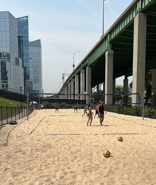 6 v 6 CO-ED Pickup Volleyball In Riverside Park South, Manhattan - 90 minutes