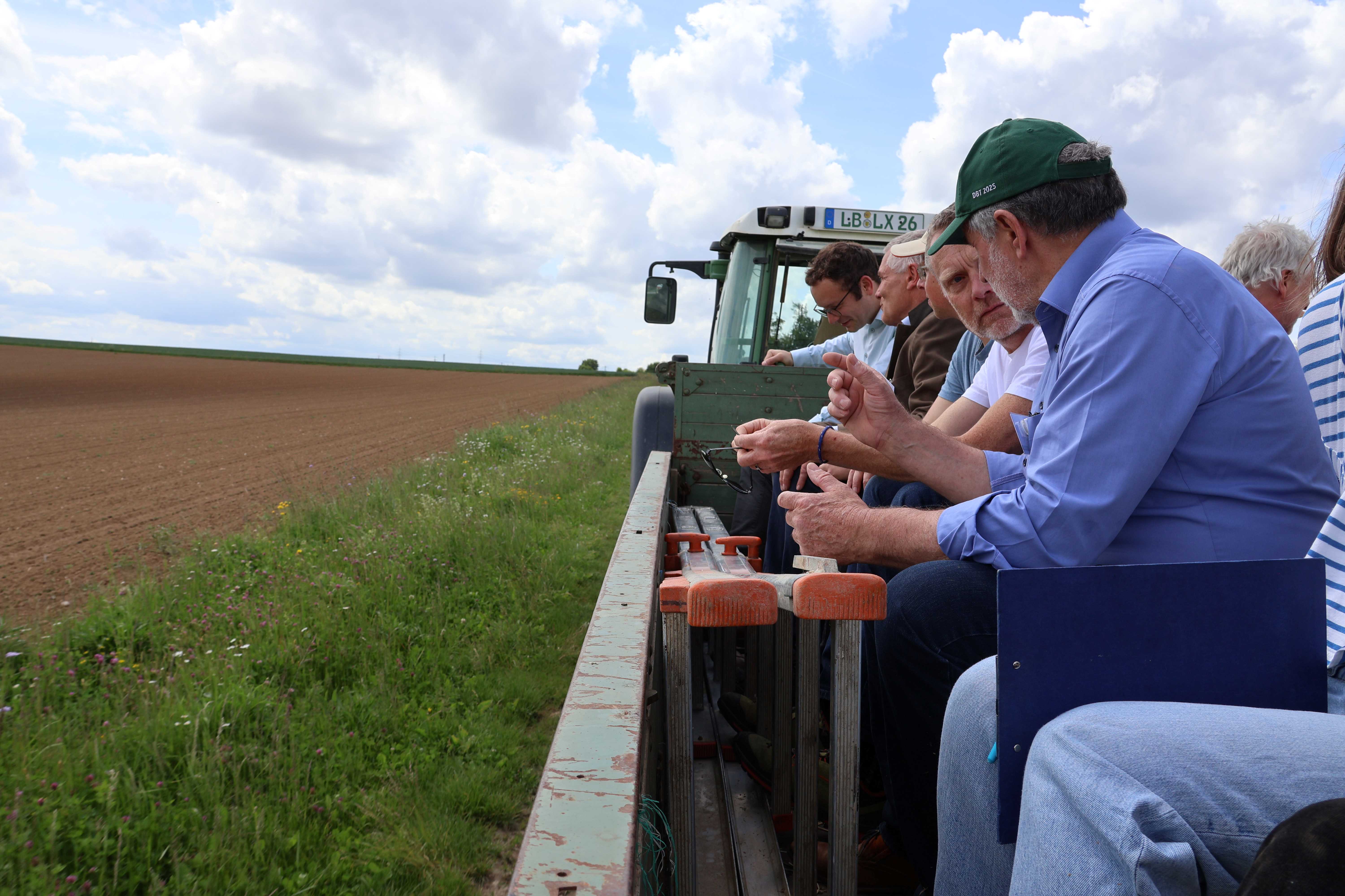 Veränderungsdialog Naturschutz und Landwirtschaft: Check-In vor Ort auf einem Biobetrieb