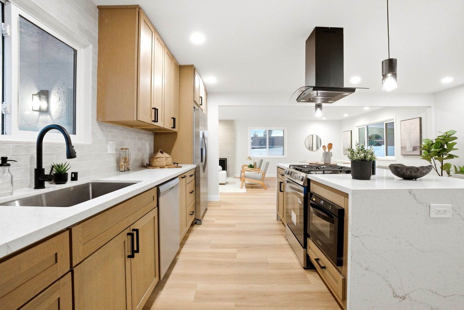 Cocina limpia en una casa de San Diego