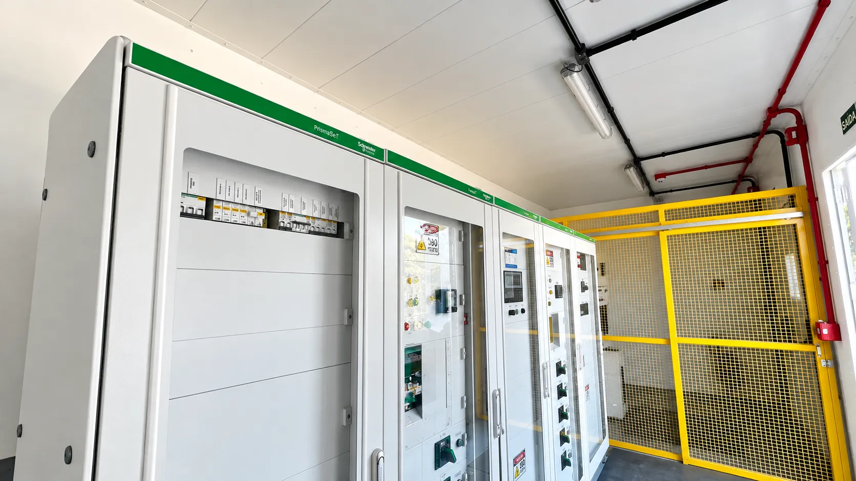 QGBT PrismaSeT no eletrocentro Porto Itapoá - STI Electric