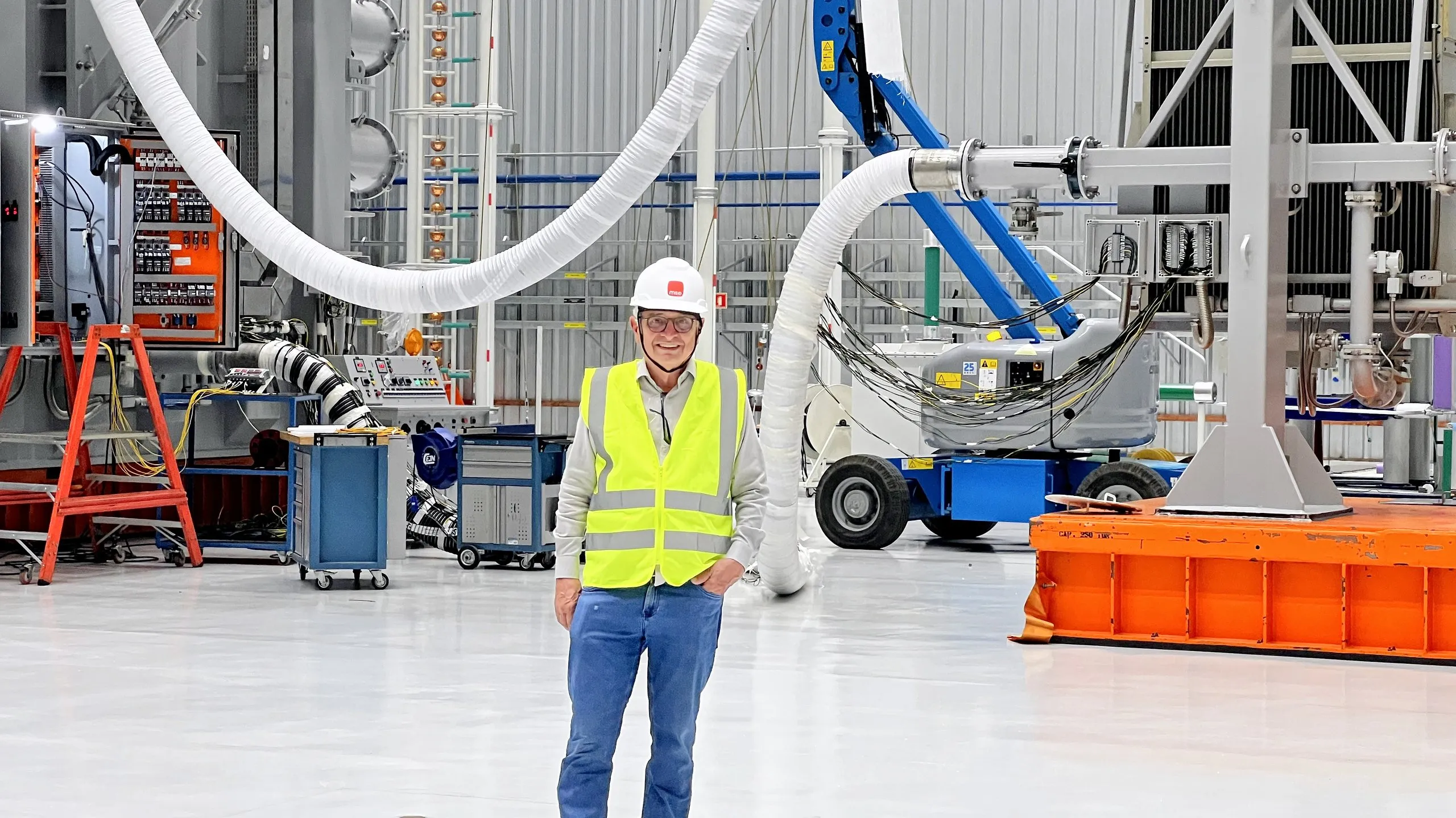Visita técnica na Sala de Ensaios de Alta Tensão - MSE Engenharia