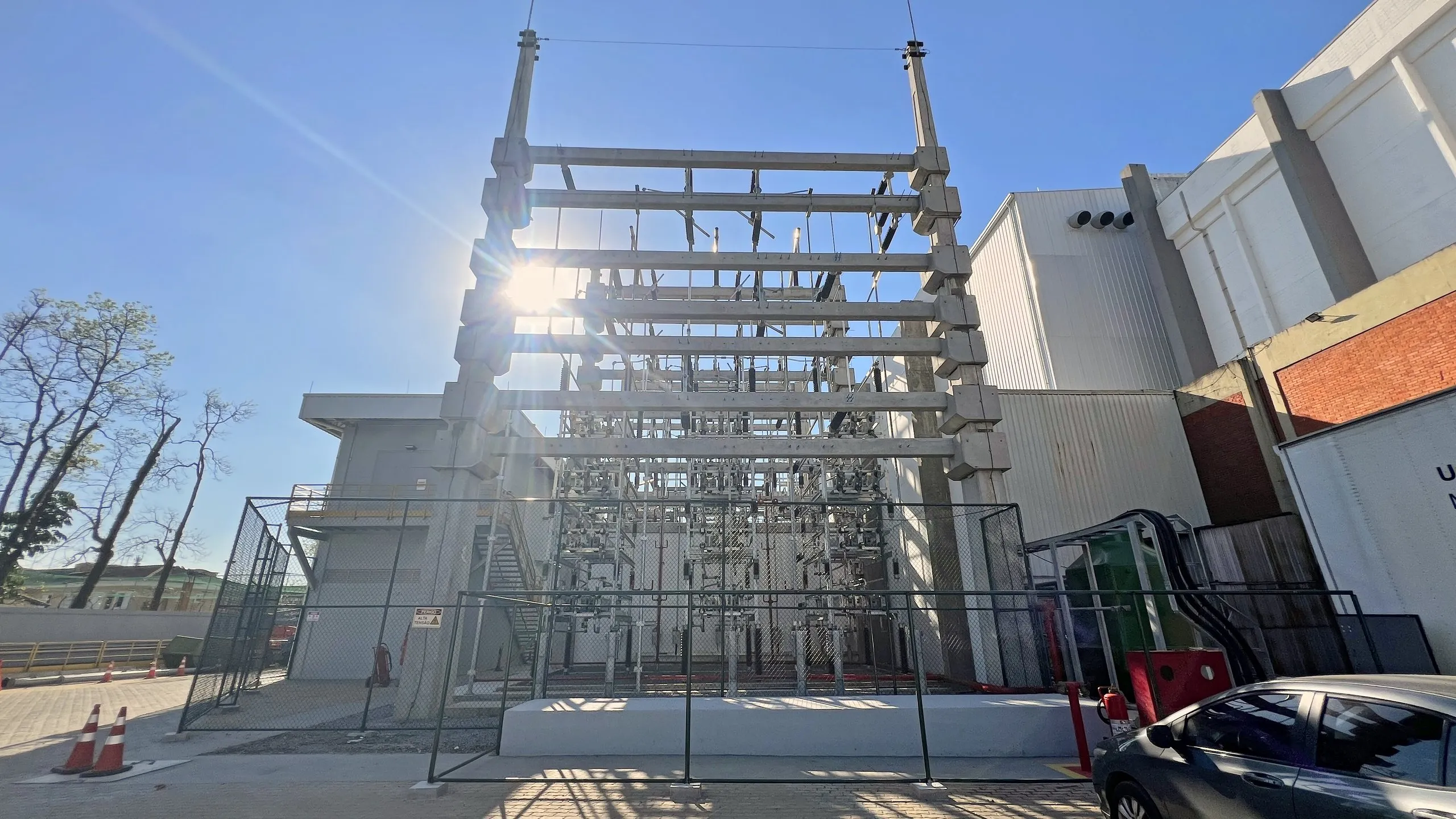 Pórtico de concreto da subestação - MSE Engenharia