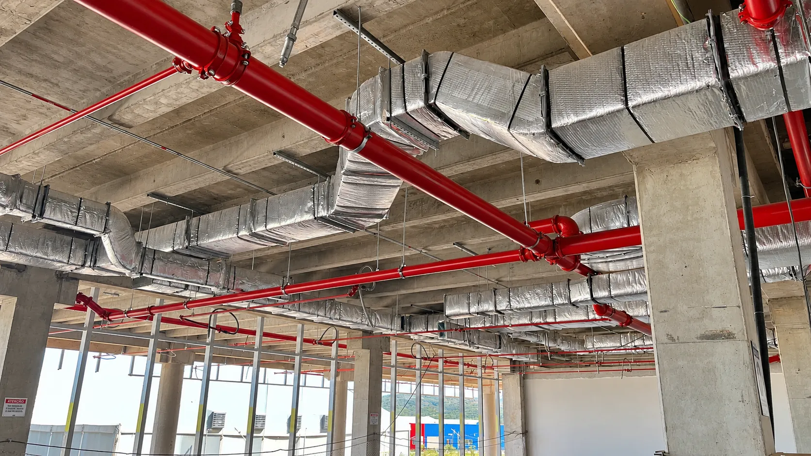 HVAC ducts and sprinklers at the Eurofarma plant
