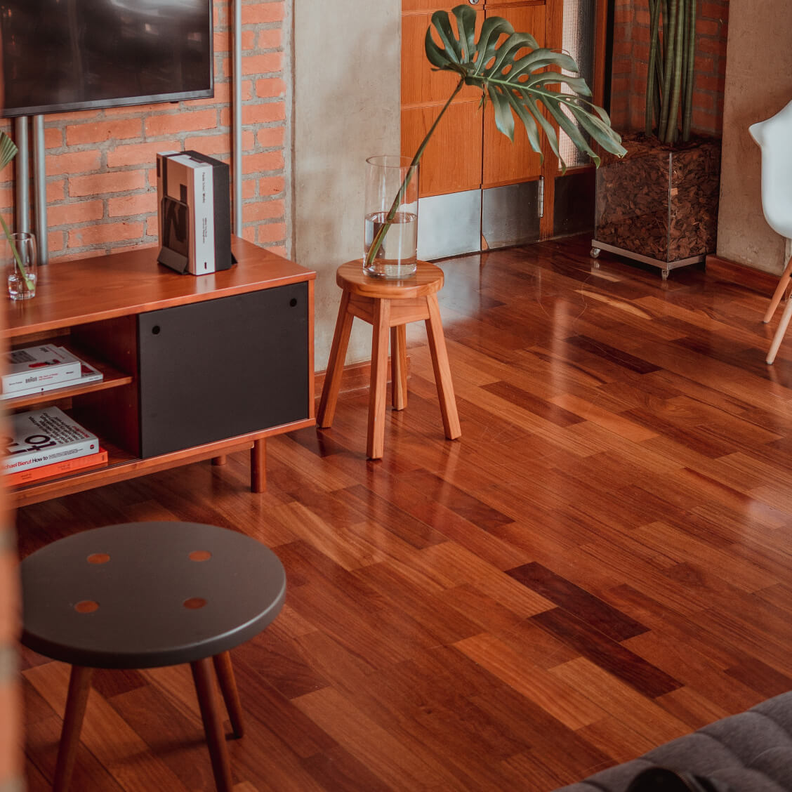 How to give mantainance to your wooden floor: The full guide to follow