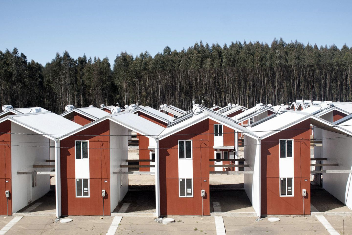 identical houses alligned - housing allocation