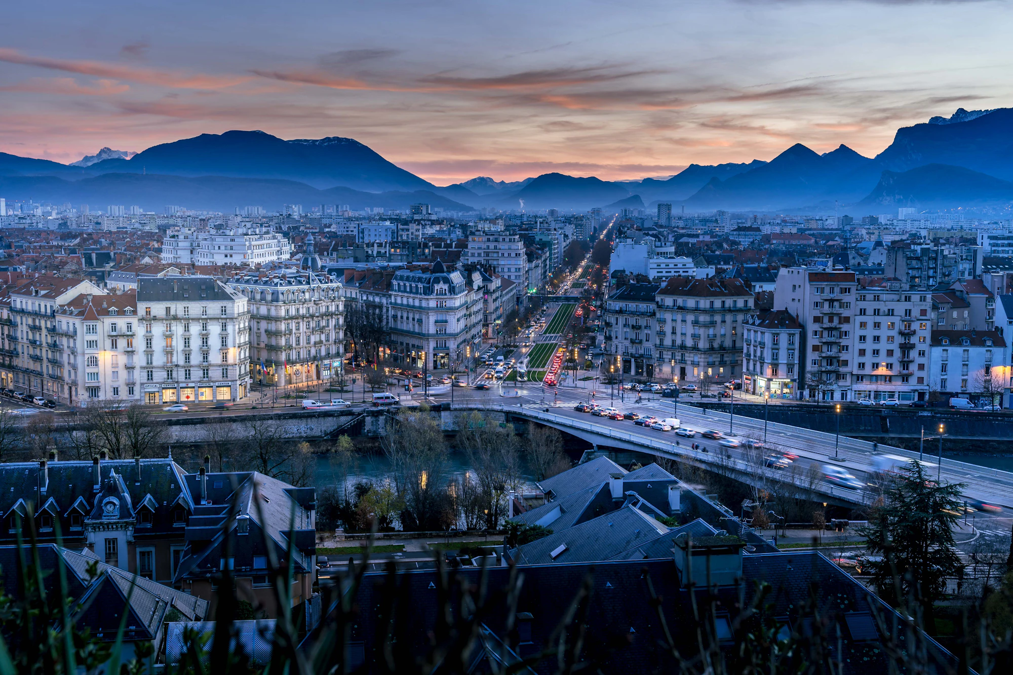 Vue de Grenoble et des montagnes