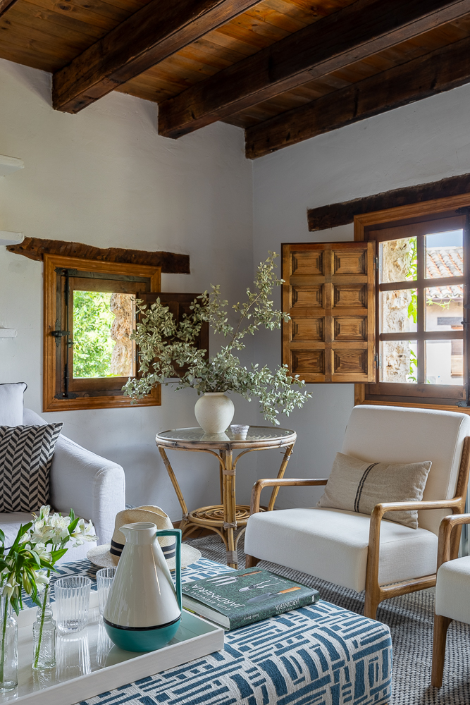 Rehabilitación y diseño ecléctico en una casa rústica de Guadalajara​