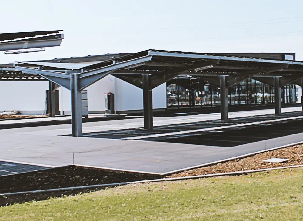 Installation solaire pour entreprises : économies et confort client à Villafranca