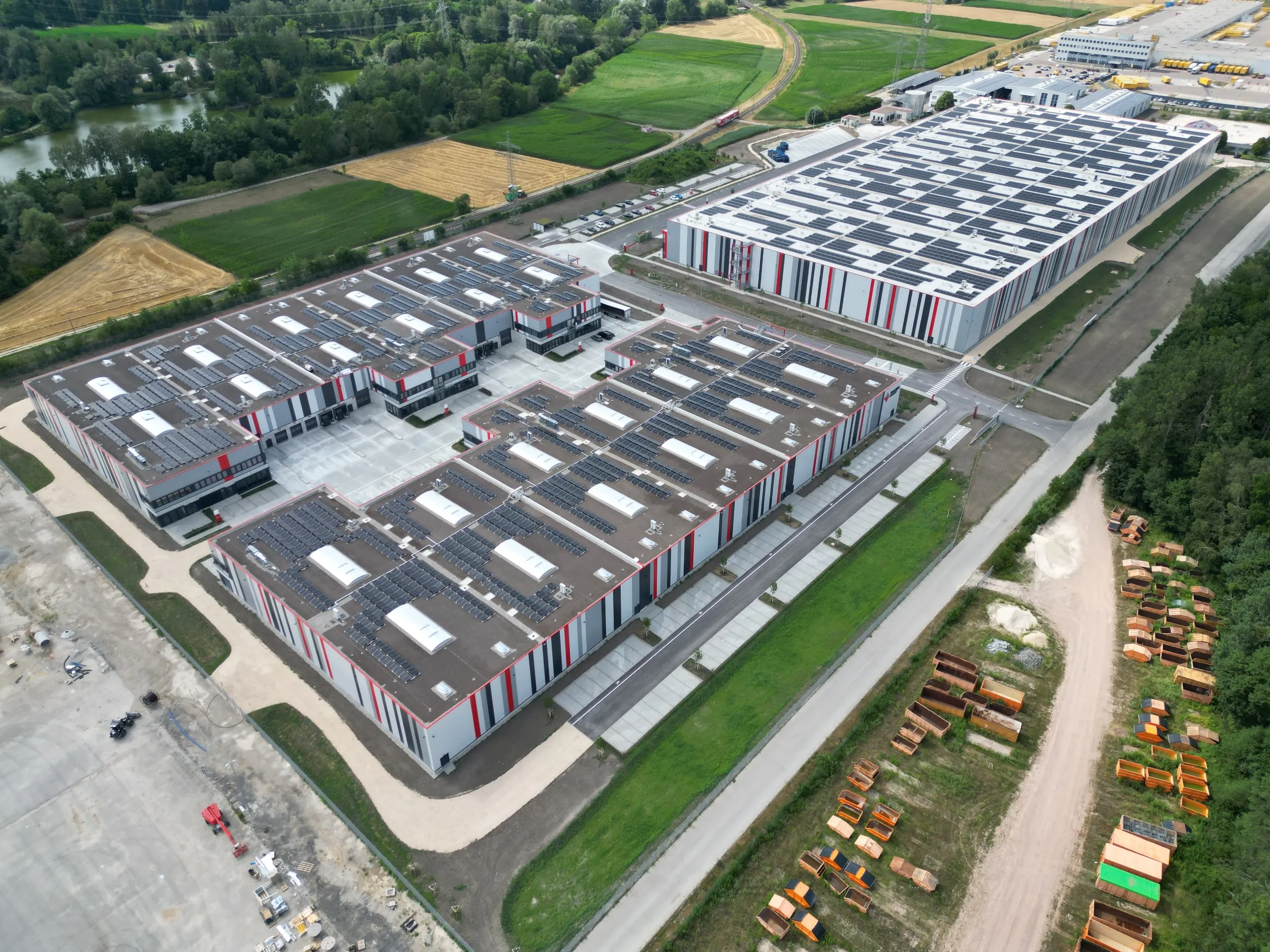 Instalación fotovoltaica en cubierta de 3,9 MWp en tres naves en Günzburg