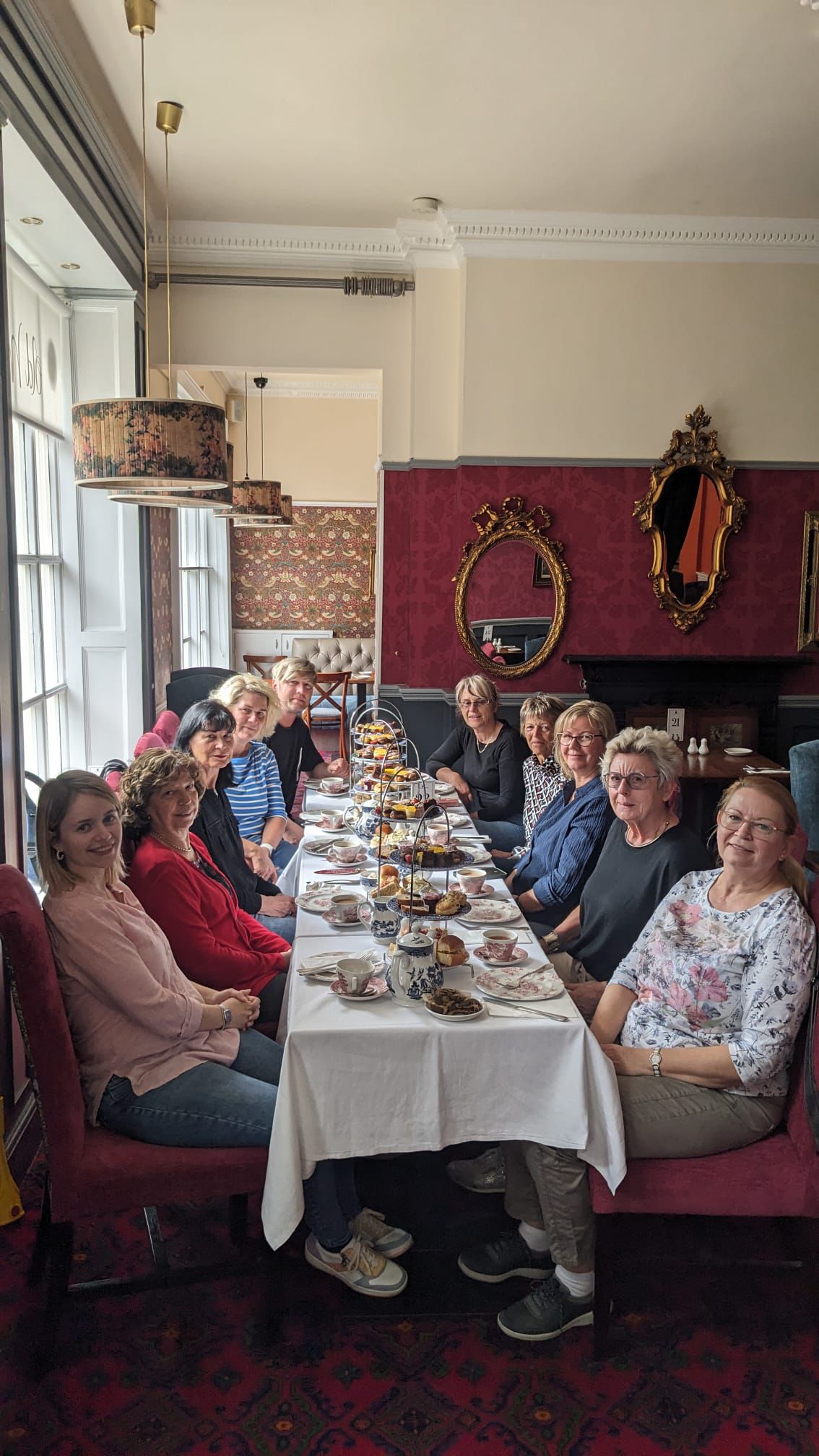 Gruppenfoto beim Afternoon Tea