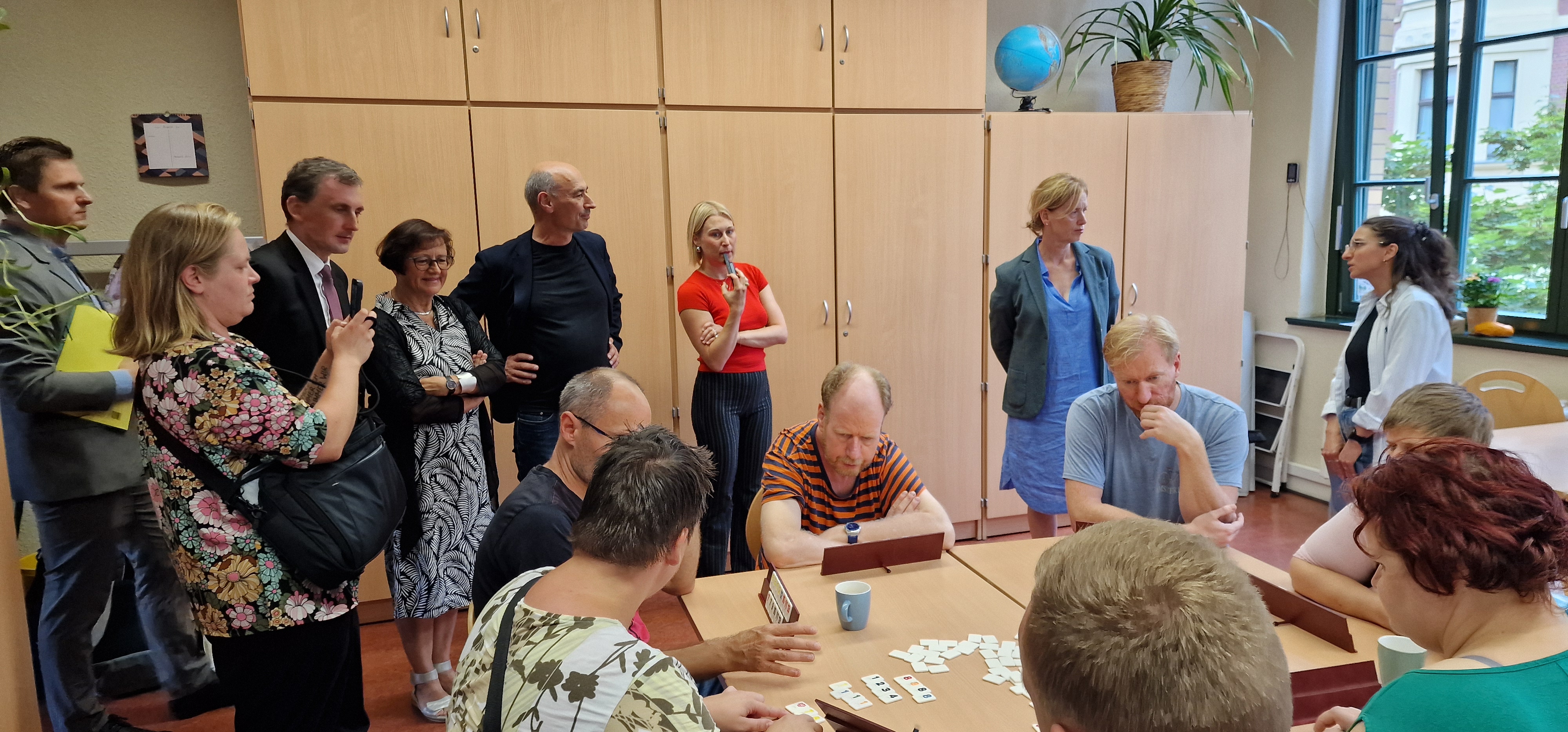 Ministerin Prien im Grundbildungszentrum Magdeburg