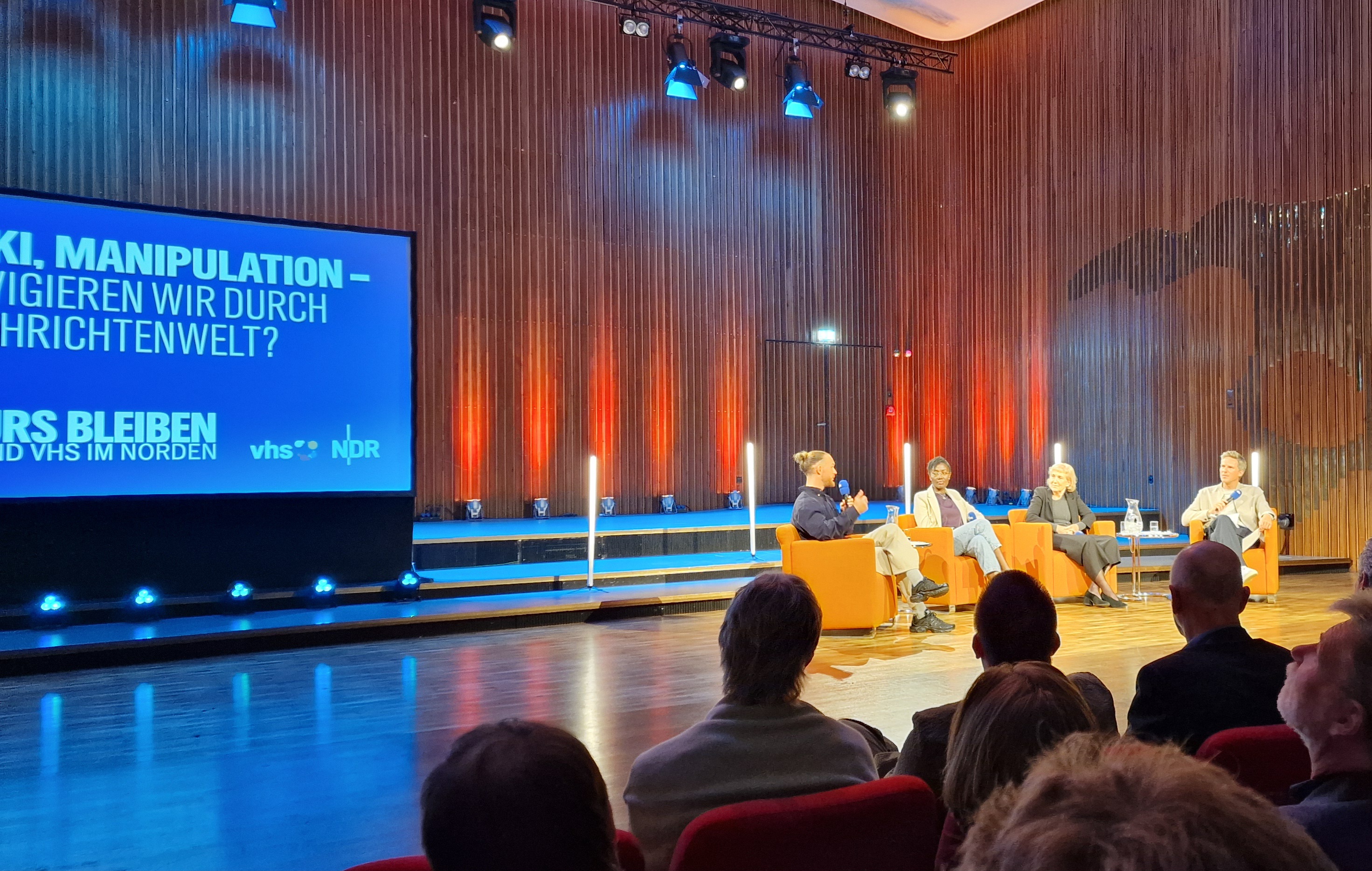 Podiumsdiskussion im NDR Studio