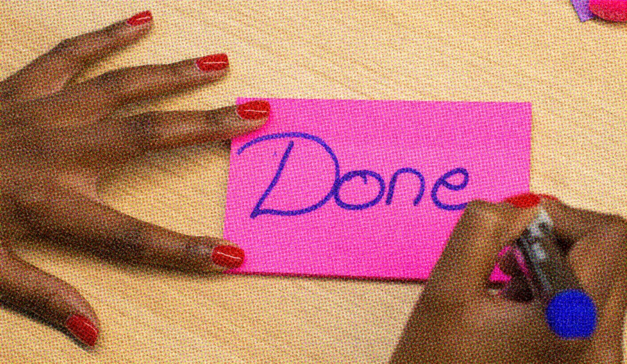 HUD App - close up person writing on post-it note - 4B movement