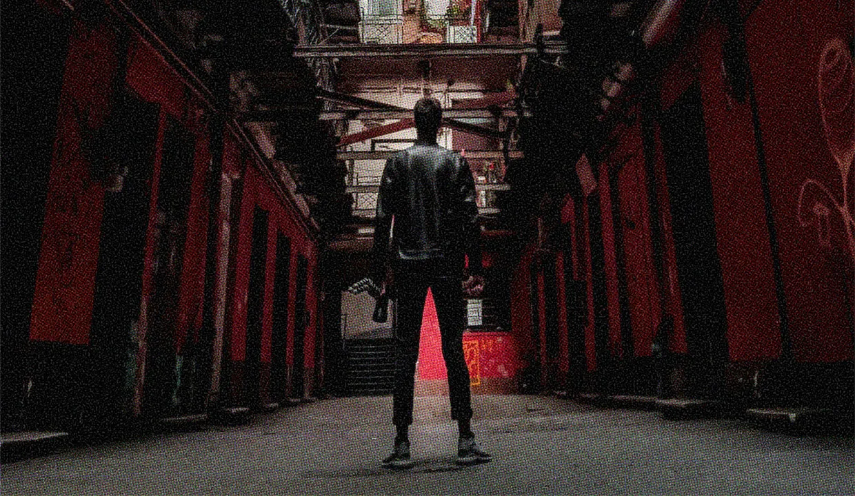 HUD App - Man in alley - Zombie apocalypse
