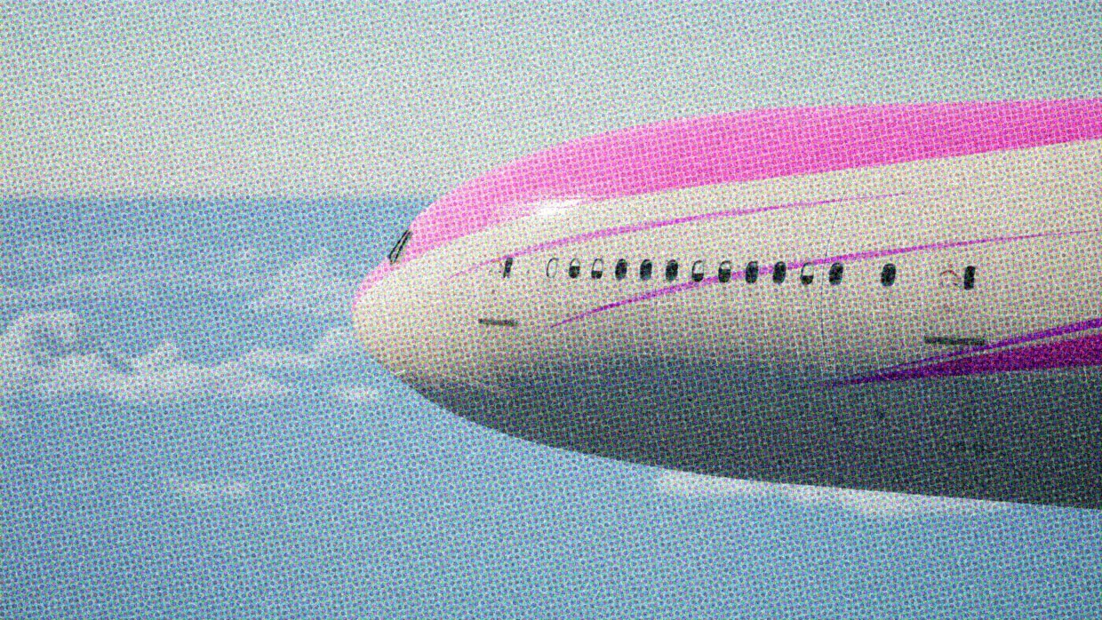 HUD App - pink and white plane in sky - Mile high club