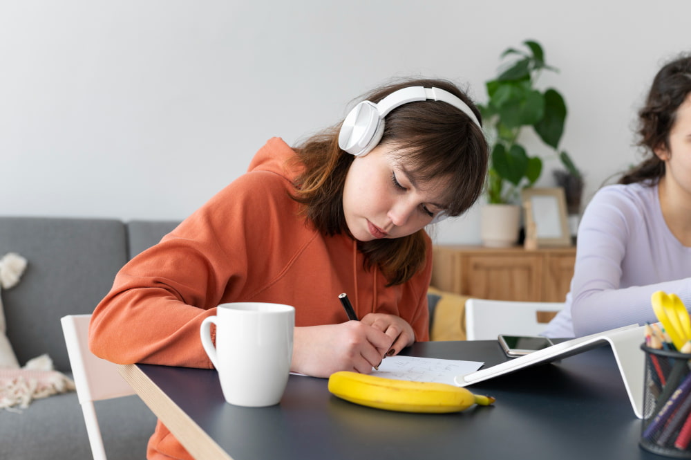 VCE English Language tutoring session focused on improving context analysis and exam writing skills