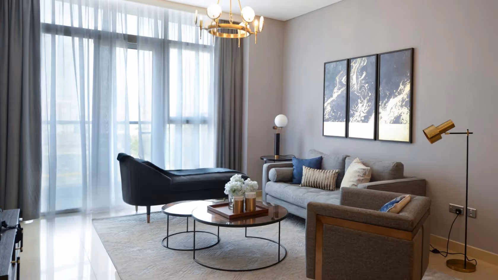 أبراج يونايتد سكوير(United Square Towers)