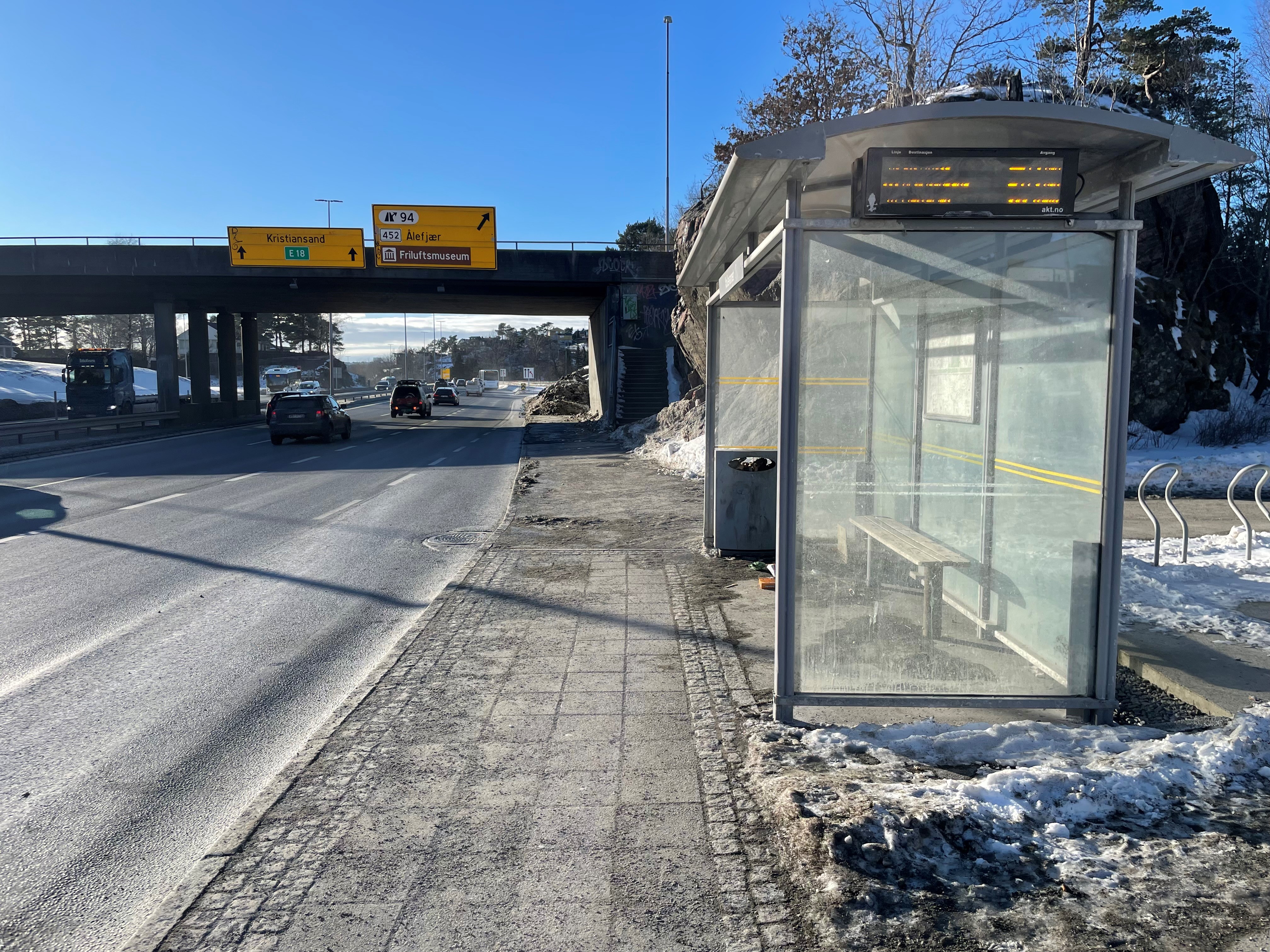 E18, Vollevannet, utbedring av holdeplasser i begge retninger