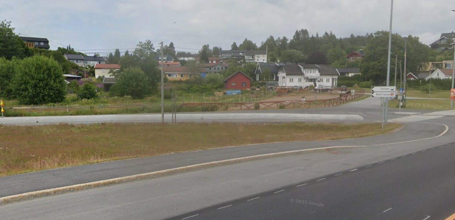 Før: ©2025 Google, bildet er tatt: juli 2025