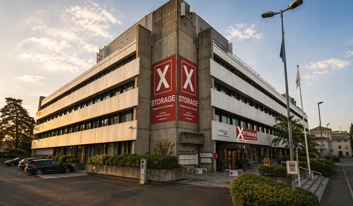 Fasaden til Xstorage Montebello i Husebybakken 28