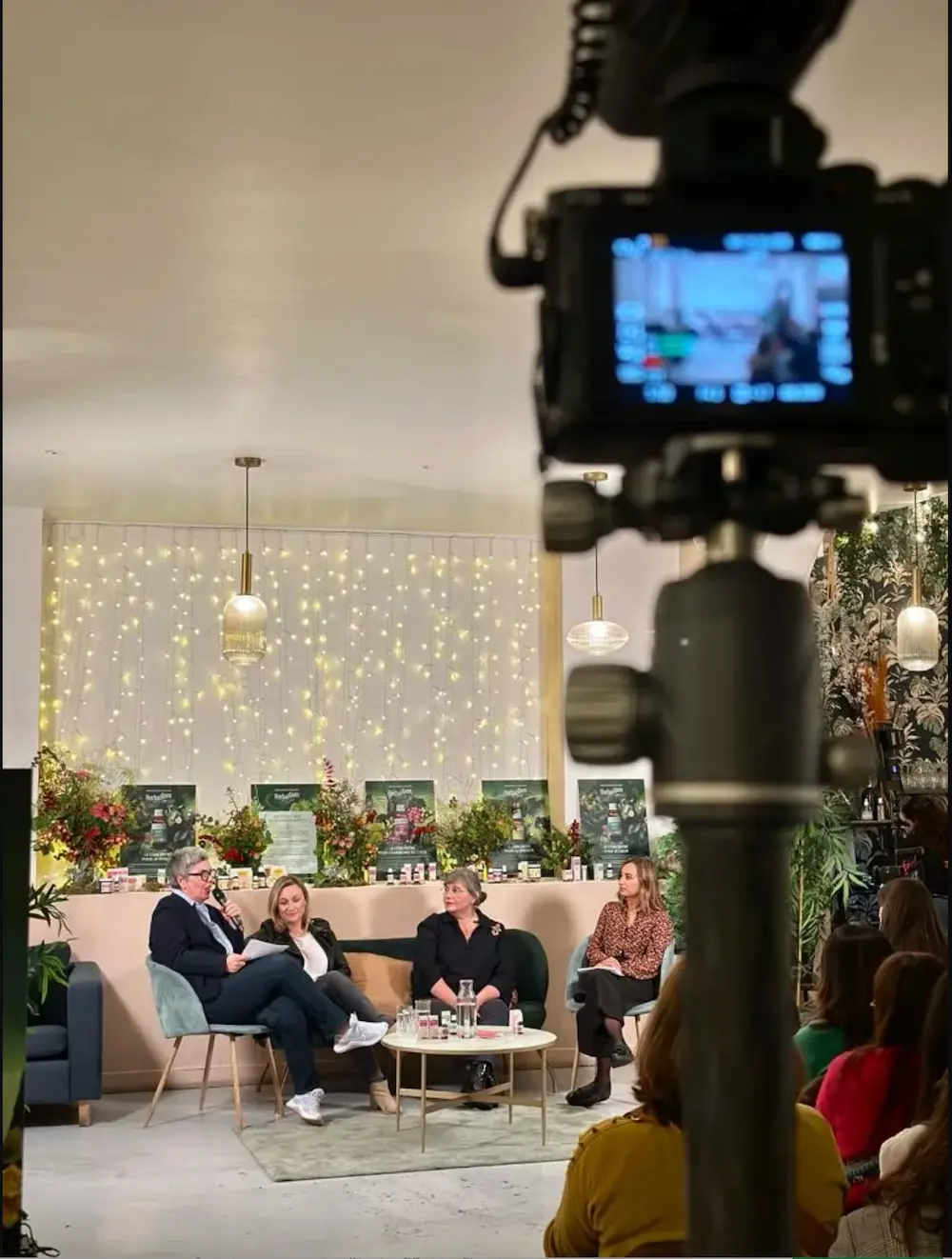 Photo d'une conférence d'entreprise dans un bel établlissement