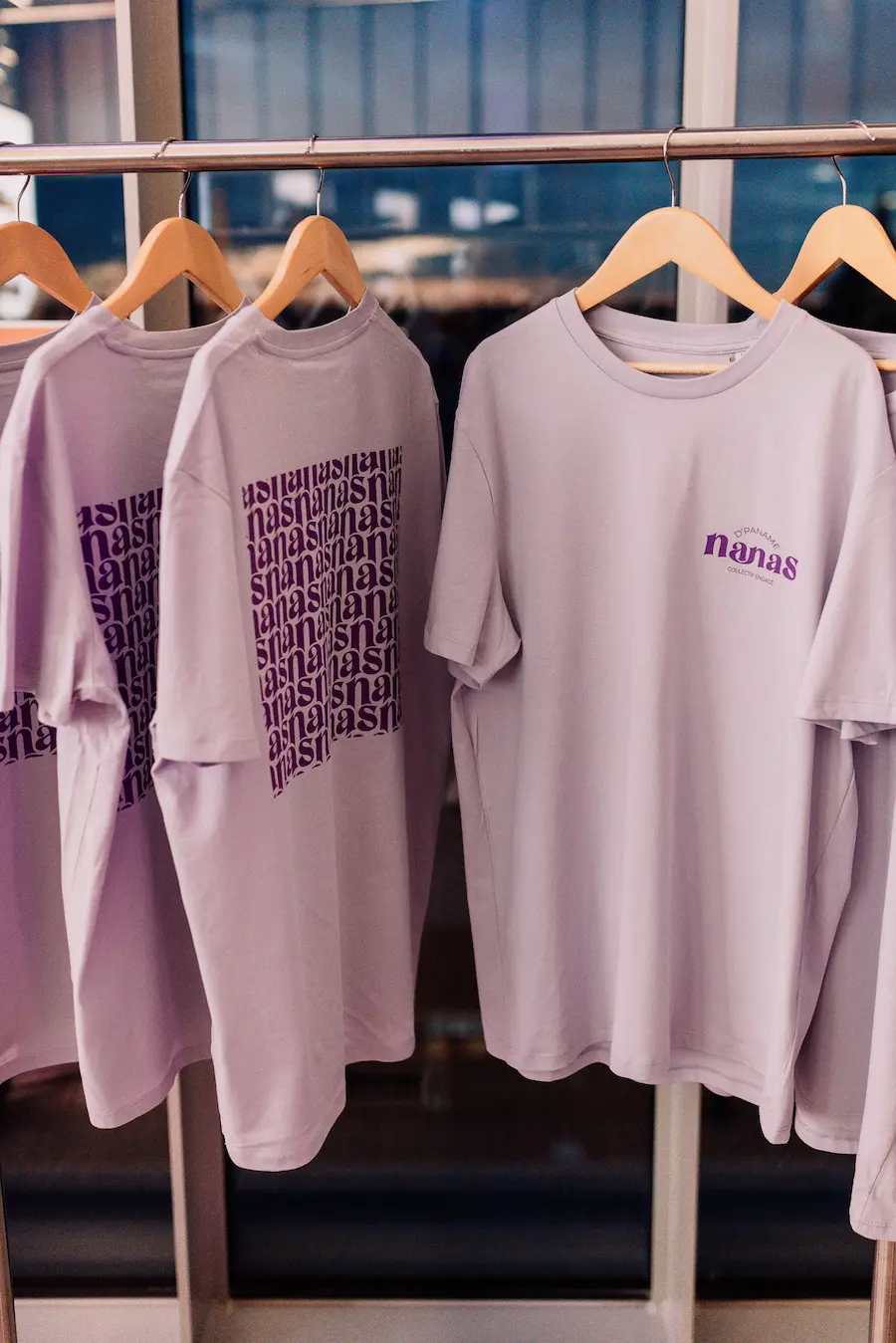 photo de nouveaux produits lors d'un événement organisé par l'agence LNDP