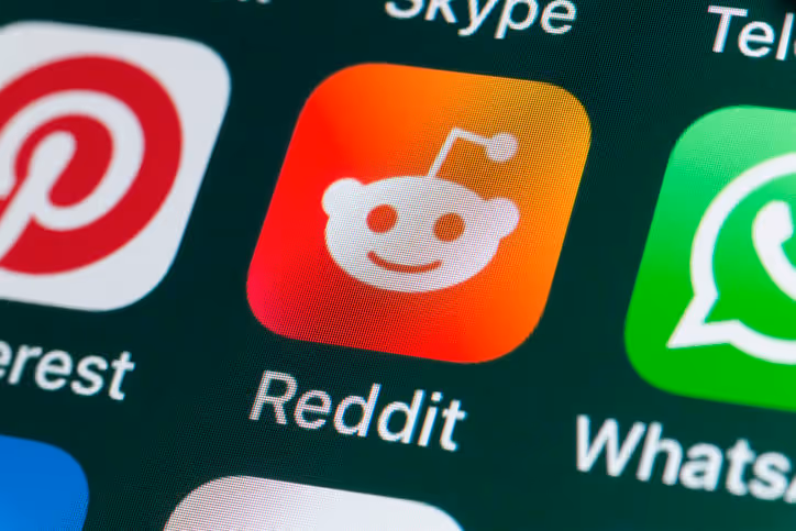 Lessons from a 250,000-strong student community