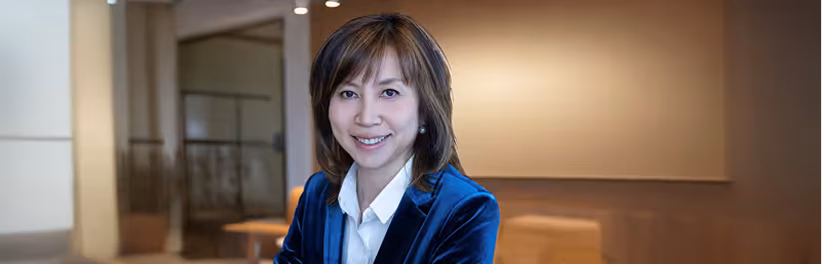 Professional profile of Celia (Xiaojun) Du, a licensed therapist specializing in marriage and relationship support via a digital mental health support platform.

