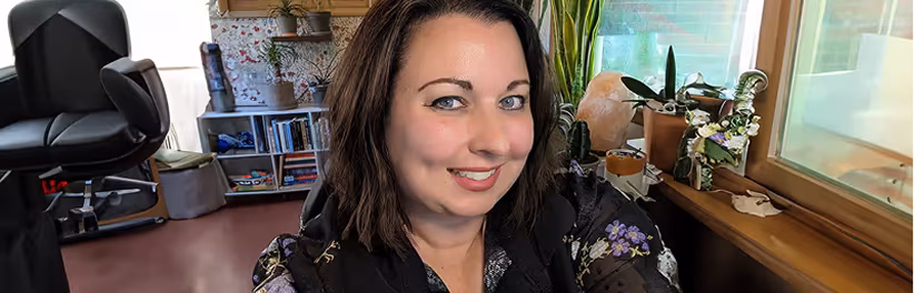 Professional profile of Rebecca Ann Goldstein, a Registered Social Worker offering virtual therapy sessions in Canada for chronic illness and grief.