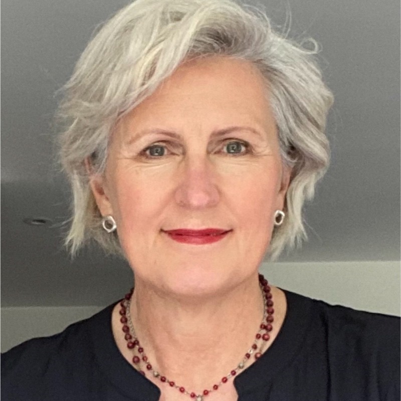 Portrait of Iole Matthews, Head of Practitioner Programme at MYNDUP