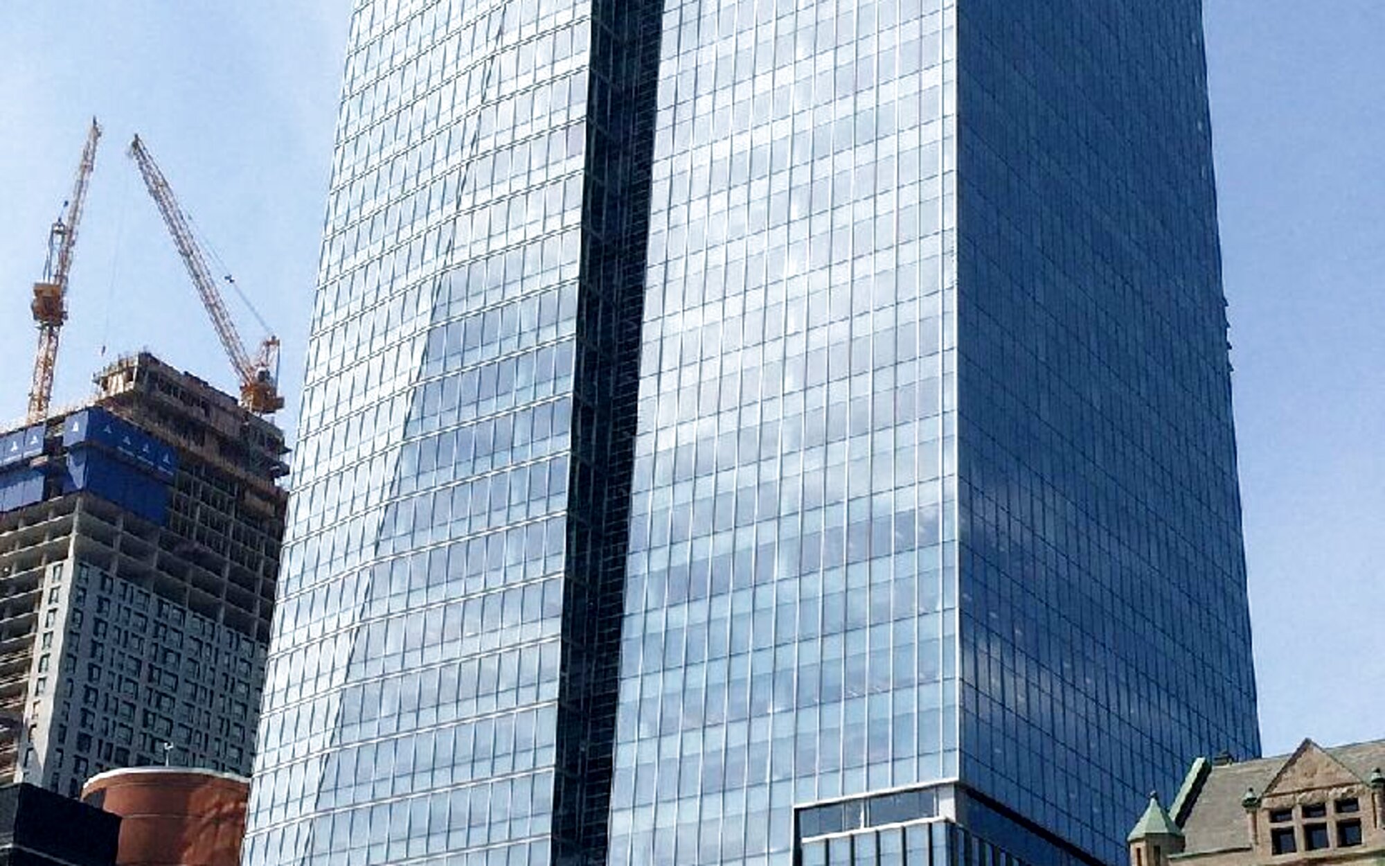 Bureaux multinationale tech — Tour Deloitte, Montréal