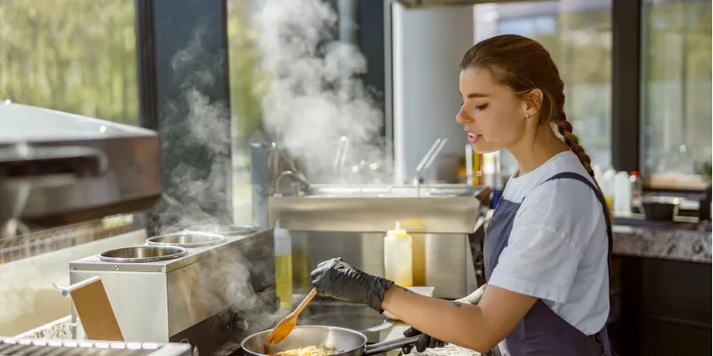 Chef working in restaurant 