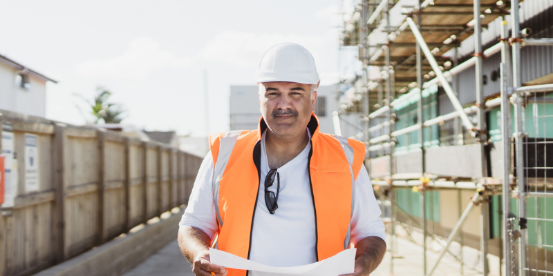 Builder achieving small business growth via bridging finance.