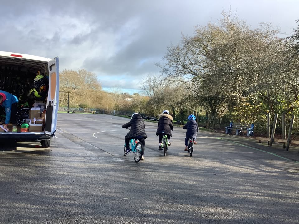 402315119973403_1473426774302594